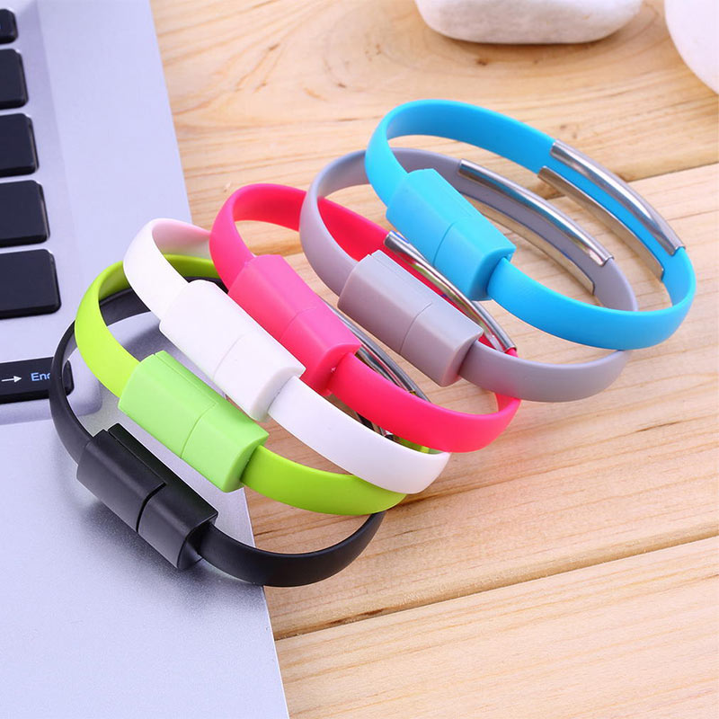 Bracciale-personalizzato-per-ricarica-smartphone